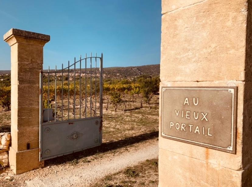 Le Vieux Portail Bed and Breakfast Saint-Saturnin-d'Apt Eksteriør billede