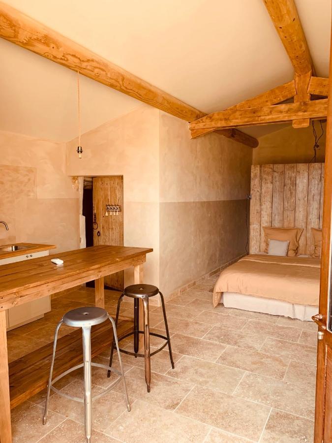 Le Vieux Portail Bed and Breakfast Saint-Saturnin-d'Apt Eksteriør billede