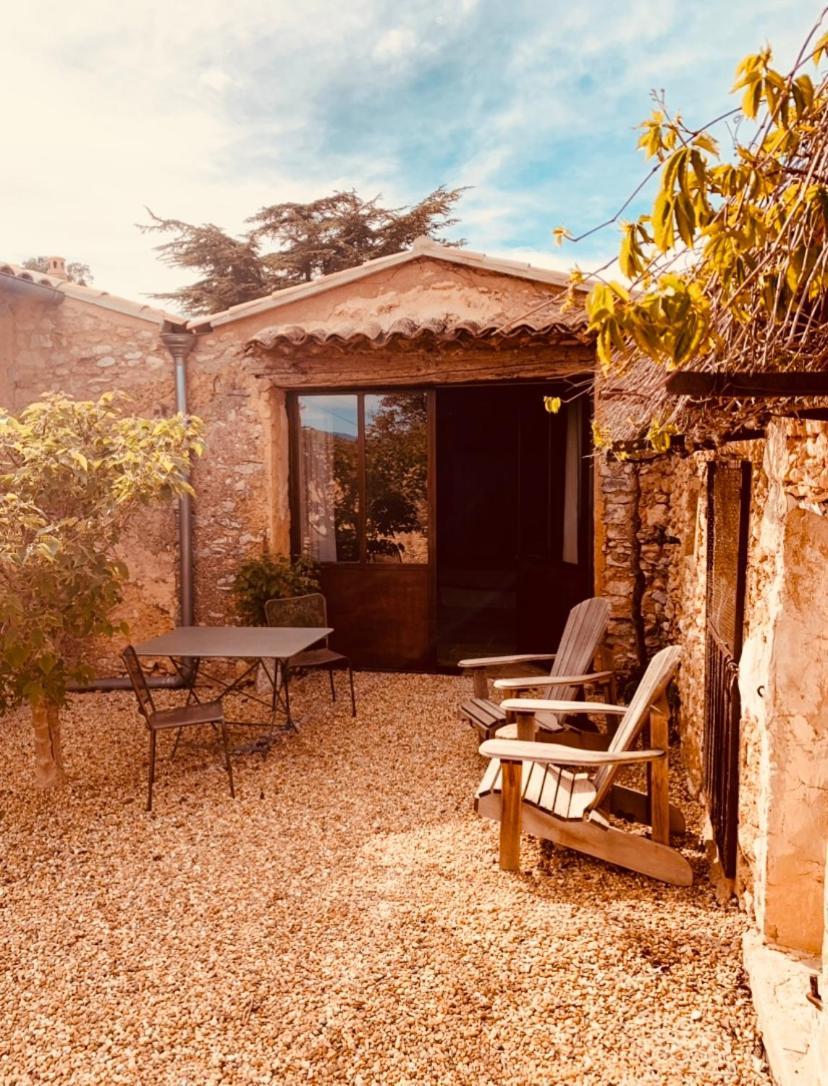 Le Vieux Portail Bed and Breakfast Saint-Saturnin-d'Apt Eksteriør billede