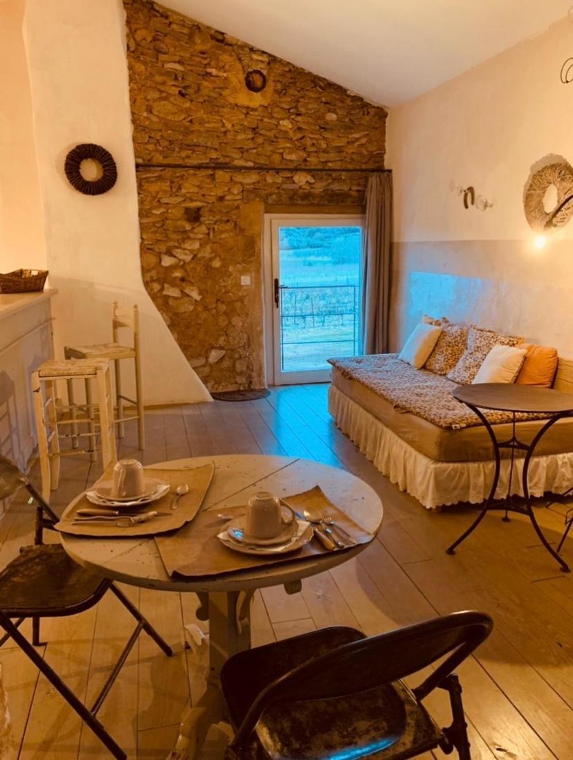 Le Vieux Portail Bed and Breakfast Saint-Saturnin-d'Apt Eksteriør billede