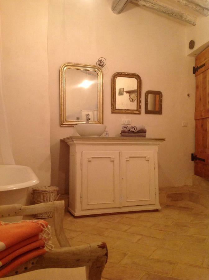 Le Vieux Portail Bed and Breakfast Saint-Saturnin-d'Apt Eksteriør billede